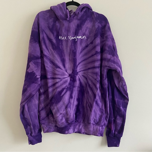Tops - Alec Benjamin OFFICIAL Merch Narrated For You Tour